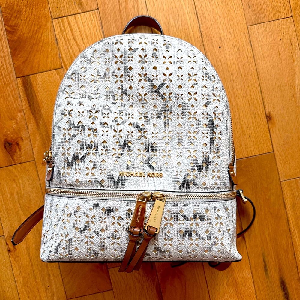 a backpack in good condition